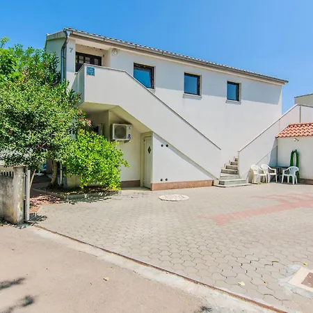 1 Bedroom Beautiful In Apartman Nin