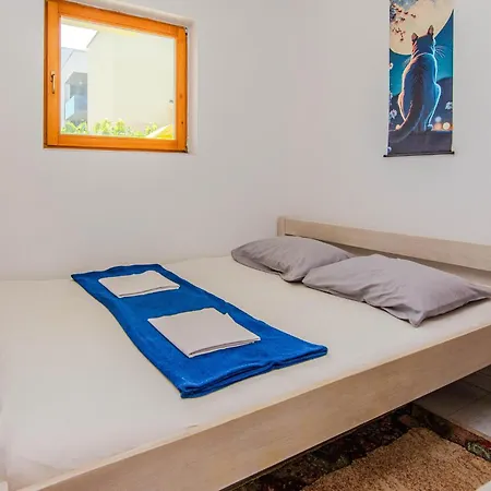 1 Bedroom Beautiful In *