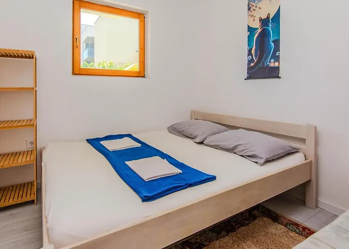 1 Bedroom In *