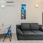 1 Bedroom Beautiful In Apartment *
