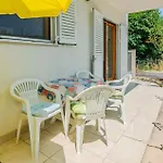 1 Bedroom Beautiful In Apartment *