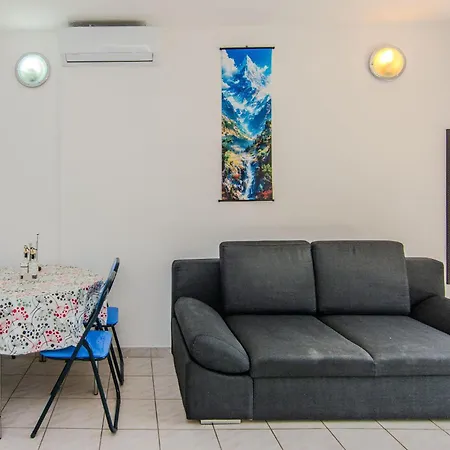 1 Bedroom In Appartement *